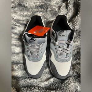 Nike Air Max 1 GS (Wolf Grey Gunsmoke)